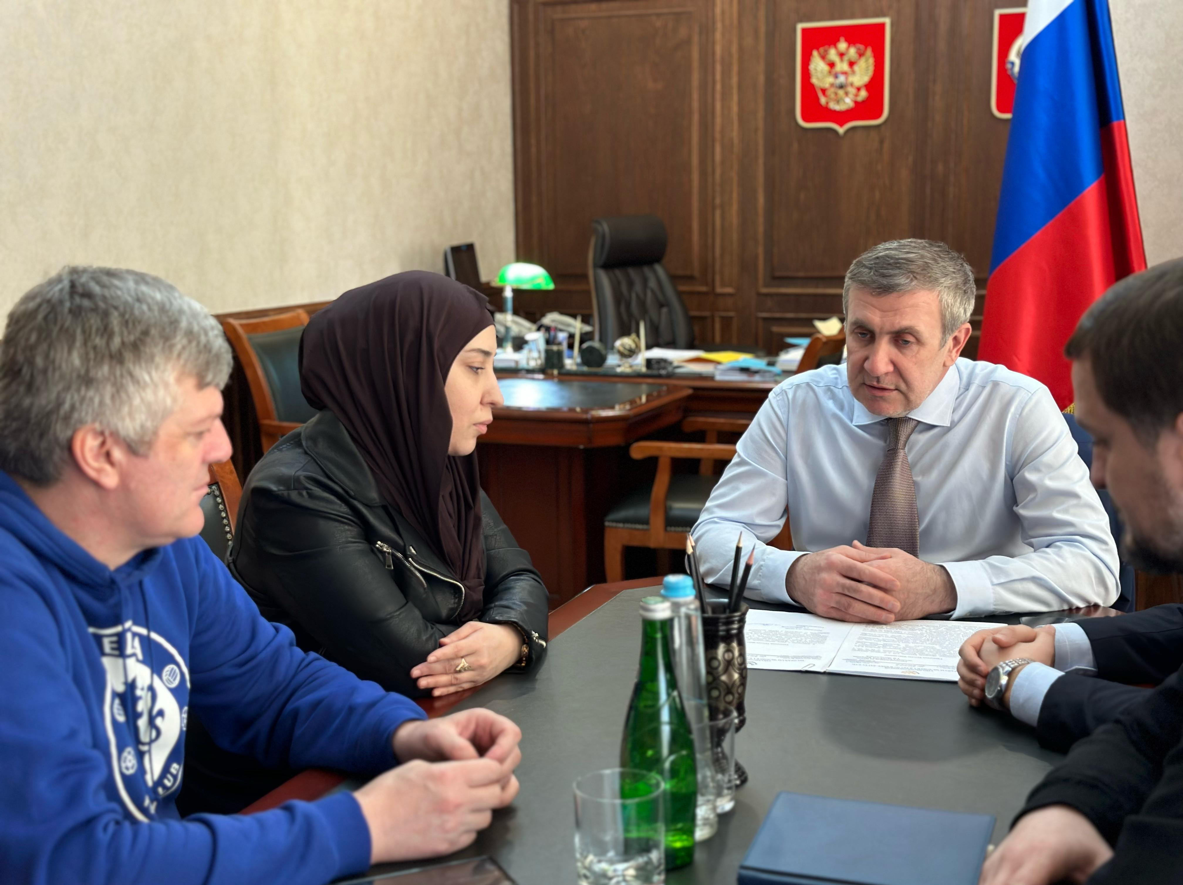 Гражданке Азербайджана отсрочено выдворение